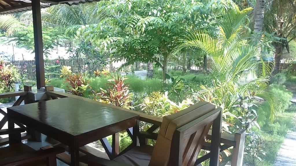 Fantastic Cottages Gili Meno Exteriör bild