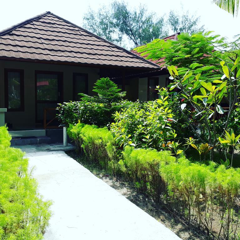 Fantastic Cottages Gili Meno Exteriör bild