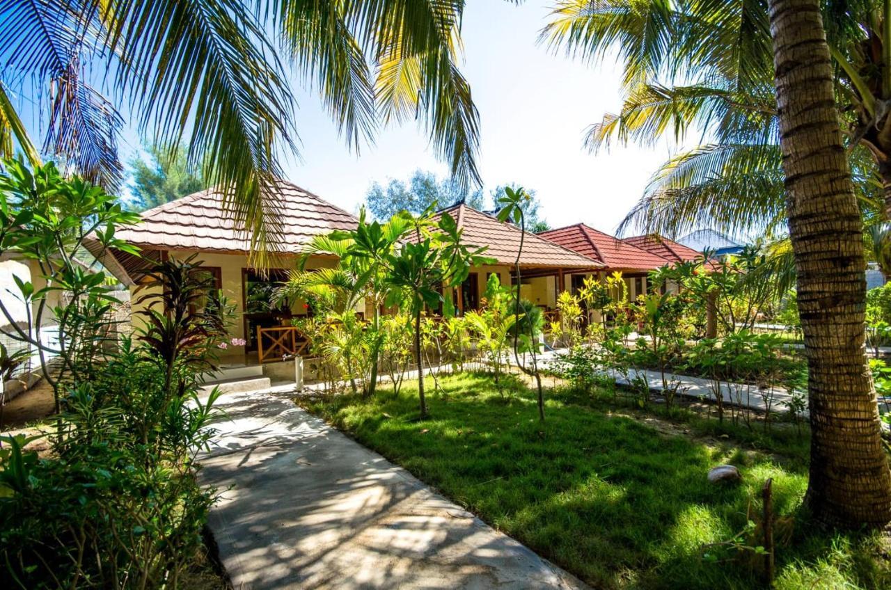 Fantastic Cottages Gili Meno Exteriör bild